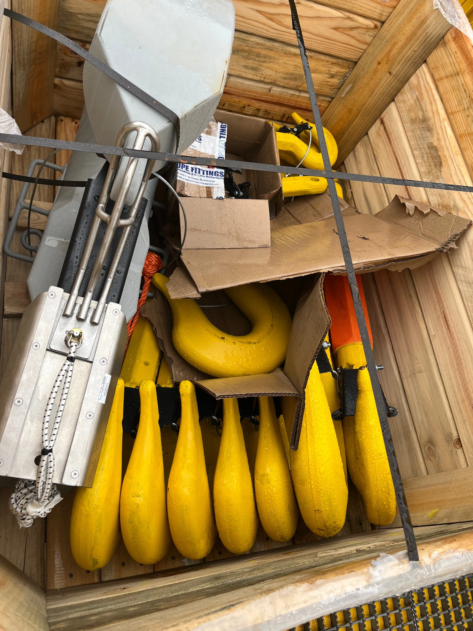 <strong>ROV Hooks with Safety Latch System</strong>